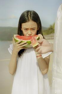 萌女吃瓜,揭秘娱乐圈那些不为人知的幕后故事